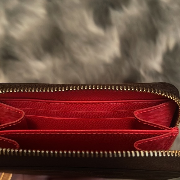 2021 Louis Vuitton Christmas Animation Vivienne Zippy Coin Purse - Picture 9 of 16